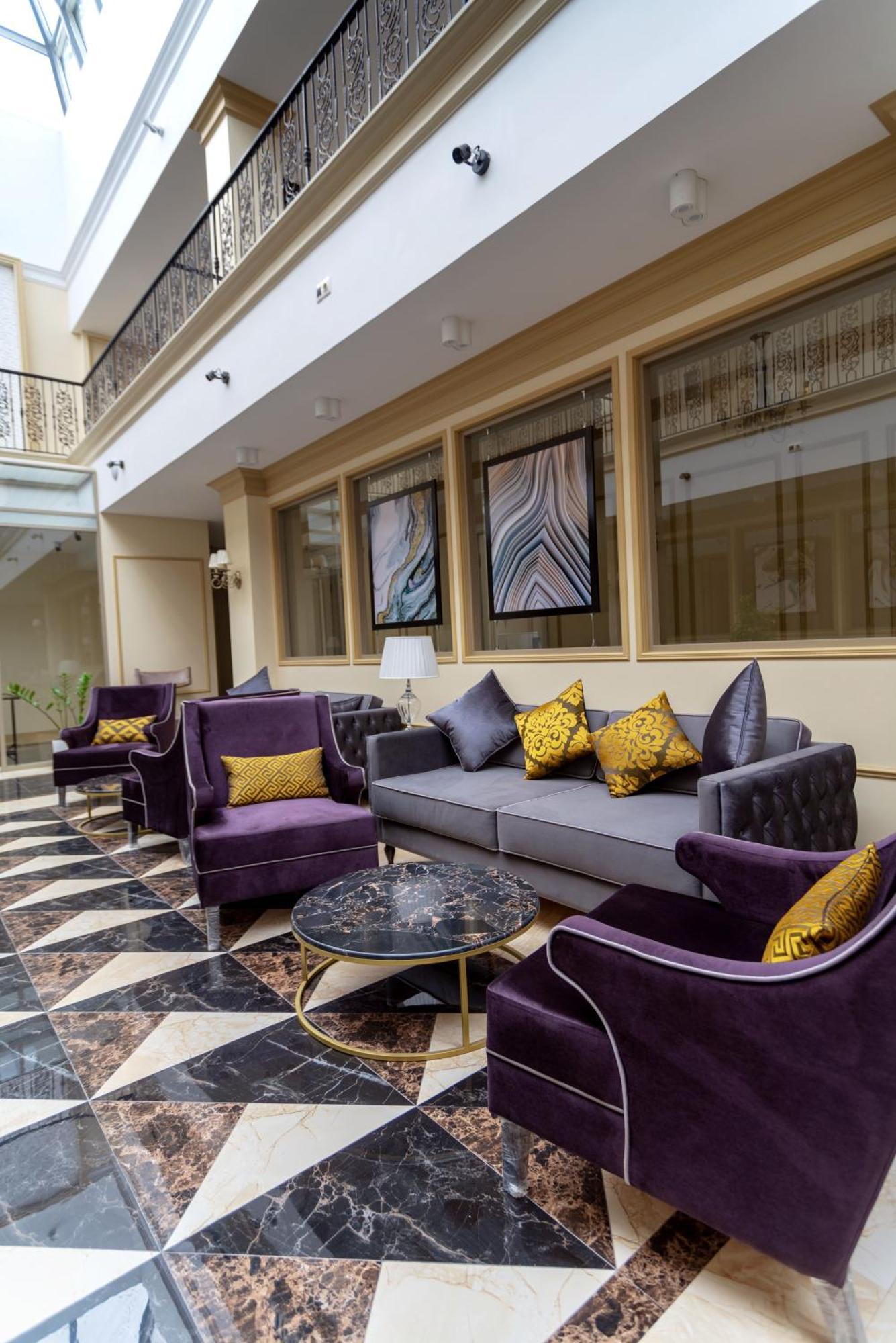 Royal Bv Hotel Ust-Kamenogorsk Exterior photo